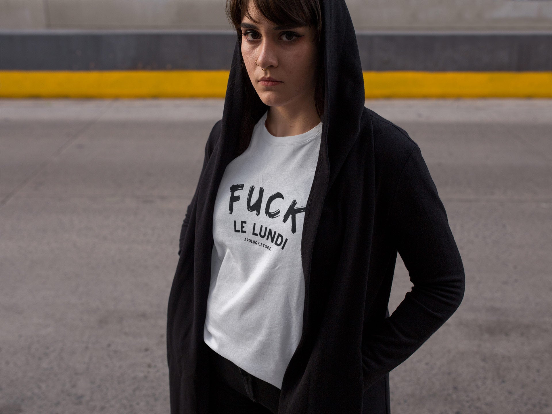 On a tous envie de crier FUCK au boulot par moment - Apology